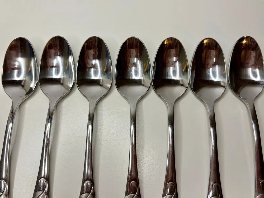 Oneida Serif Teaspoons 6 1/4” Stainless Steel Frosted Swirl Flatware Set of 7